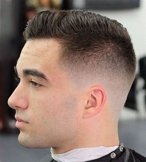 coiffure homme rase sur les cote - Coupe pour homme
