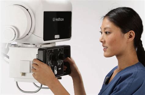 Cardiac Fluoroscopy System With Floor Mounted C Arm Innova™ Igs 520