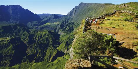 Randonnée Jusquau Village De Mafate Île De La Réunion Tourisme