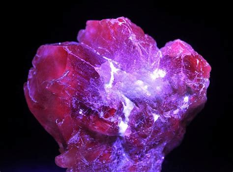 29 Cool Minerals And Rocks That Look Amazingly Beautiful Gems And