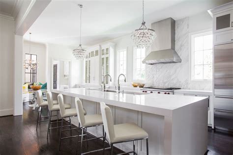 We work with industry professionals to provide them with quality products at phenomenal prices. Long Island, windows flanking the range with no upper ...