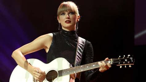 Taylor Swift Gives New Insight Into Her Songwriting Process