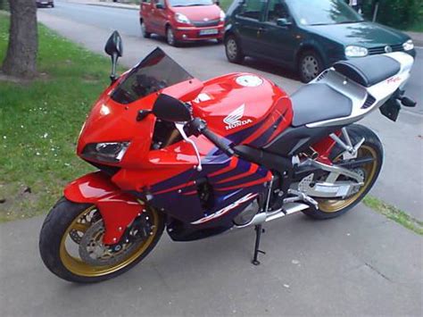 The honda cbr600rr's clocks are incredibly comprehensive for a track biased machine. Honda CBR 600RR Sport 2006 Till salu - Information om ...
