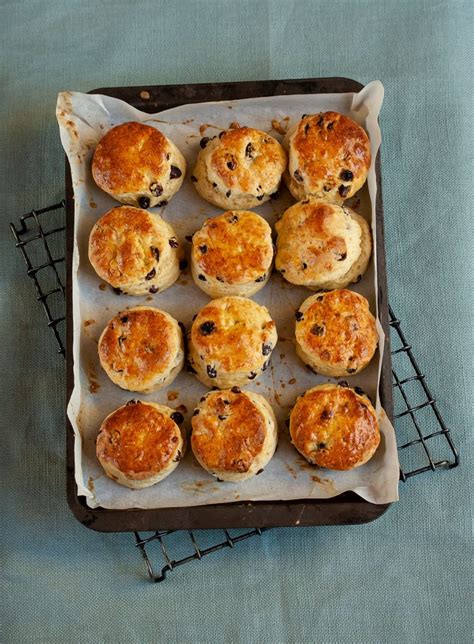 The Best Easy Raisin Scone Recipe Drizzle And Dip