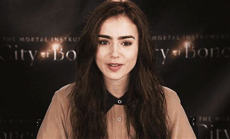 Lily Collins GIF PrimoGIF