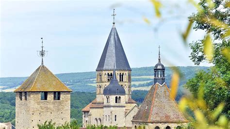 Visiting Cluny Abbey Town And Surrounding Area La Bourgogne
