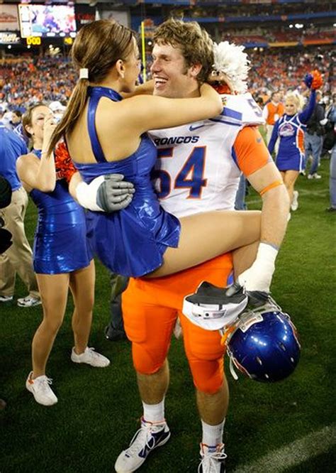 Boise State Pulls Out 17 10 Fiesta Bowl Win