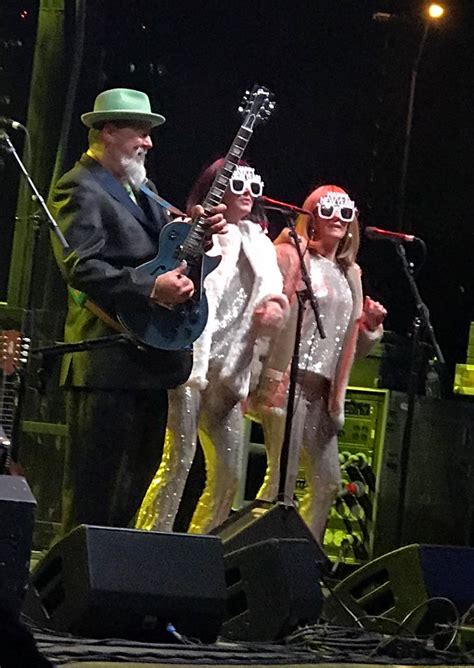 Mathias rust en iyi özelliği kendisinin olmadığı şeydir: Shinyribs Live at Vic Mathias Park on 2019-12-31 : Free ...