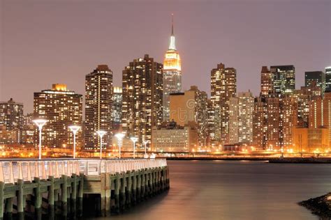 Manhattan Skyline At Night Stock Image Image Of Midtown 2340305