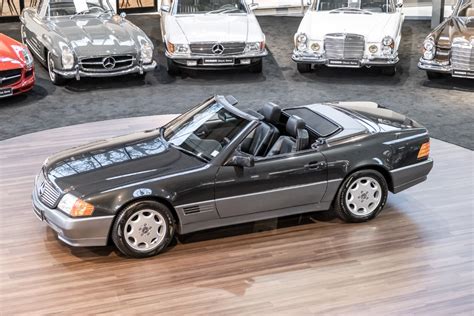 6 cylinder versions, the 300sl and sl320, were available through 1997. Mercedes-Benz 300 SL R129 - Classic Sterne