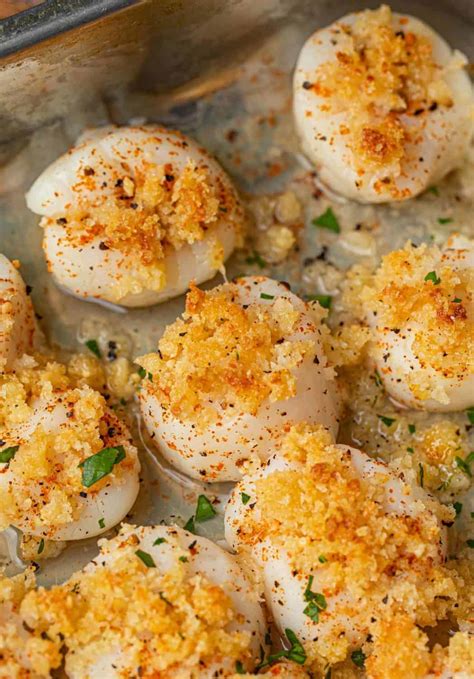 Bake in the oven at 425°f (220°c) for 10 to 12 minutes or until all ingredients are cooked through. Baked Scallops | RecipeLion.com