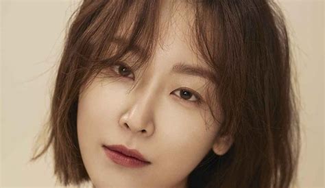 Seo Hyun Jin Is Ravishing For Marie Claire Korea Couch Kimchi