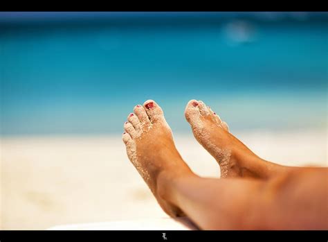 Today was a particularly unusual day indeed. How to get rid of thickened skin on the feet - Healthy L&B