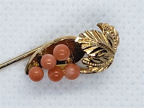 18k Gp Angel Skin Coral Vintage Stick Hat Pin Brooch Grape Bunch