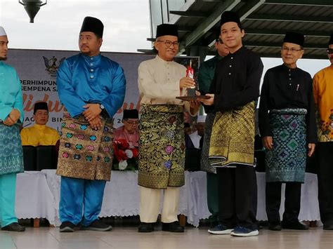 Sukan sebagai alat perpaduan dan perpaduan antarabangsa.malaysia terdiri daripada berbagai kaum dan kumpulan etnik. Contohi cara kepimpinan Rasulullah bawa perpaduan antara ...