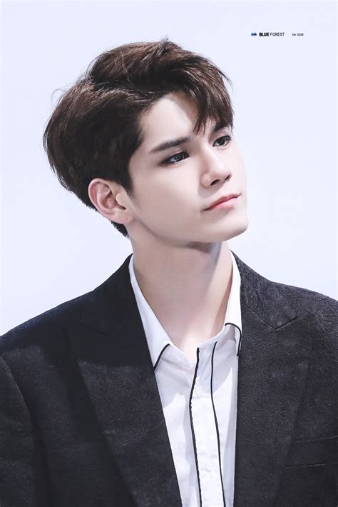 Wanna One 옹성우 Ong Seongwoo Ong Seongwoo Ong Seung Woo Handsome