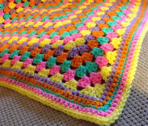 Use our signature noomie blanket wrap as a swaddle, blanket, or a nursing cover you can snap around your neck. Ravelry: pekeapoomom's Tie-Dye Spiral Rainbow Granny Baby ...