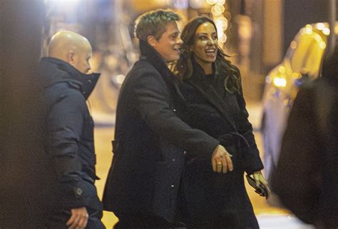 Brad Pitt E A Nova Namorada Ines De Ramon Comemoram Seus Aniversários