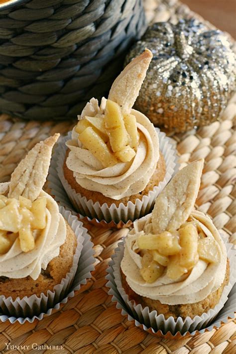 Apple pie with streusel topping. Apple Pie Cupcakes with Brown Sugar Buttercream - Yummy ...