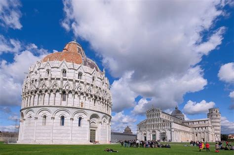 Unesco Sites Of Italy Piazza Del Duomo Pisa Italy Magazine