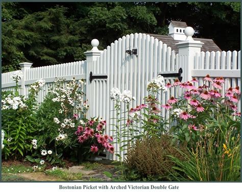 Pin By Eva Fabian On Picket Fences Cottage Garden Picket Fence