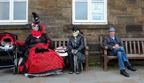 Goths At Whitby Gothic Weekend 2014 Metro Uk
