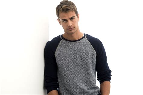 Theo James Wallpapers Wallpaper Cave