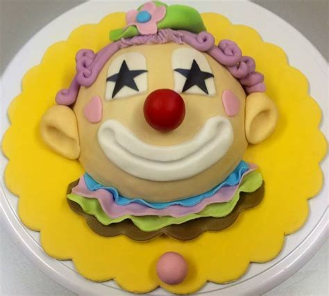 Clown Cake Inspired By Debbie Browns Book 50 Easy Party Cakes Circus Cakes Clown Cake