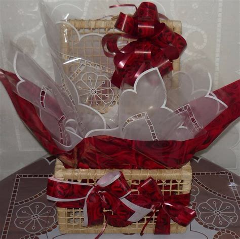 O dia dos namorados está a chegar e hoje deixamos ideias para decora a cesta do. Cesta Presente Dia Dos Namorados 30 Mini Chocolate Pelucia ...