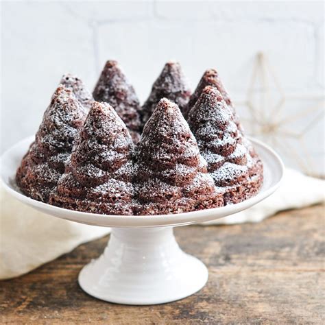 I purchased the wilton christmas tree cake pan last year. Chocolate Gingerbread Bundt Cake | Recipe | Bundt cake ...