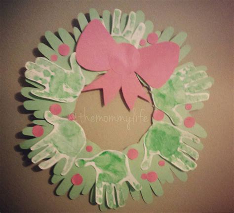 Diy Toddler Handprint Wreath This Is A Cute Way To Save Their