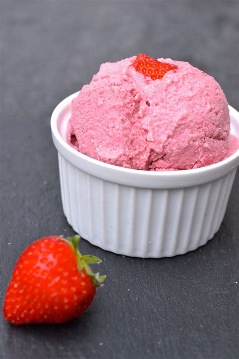 Strawberry Ice Cream | Every Last Bite