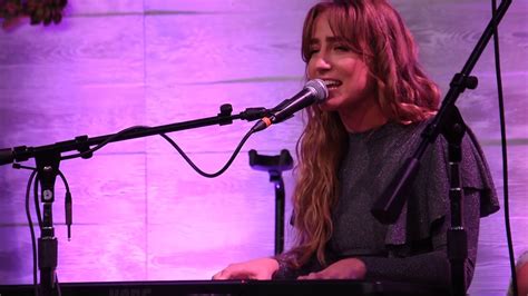 Ingrid andress exclusively sits down with e! Ingrid Andress at CMT Next Women of Country - YouTube