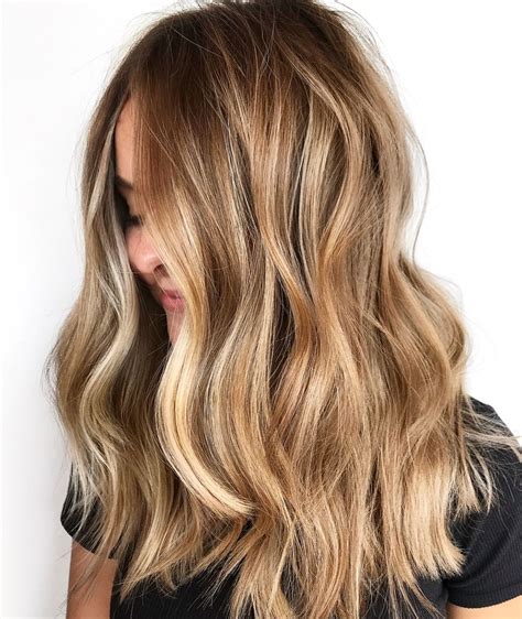 You may also go for a softer caramel look, if you don't wish to venture for a bold color treatment. Fall Color Trend: 55 Warm Balayage Looks - Behindthechair ...