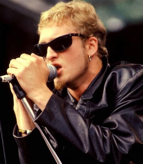 these glasses that layne staley is wearing r sunglasses