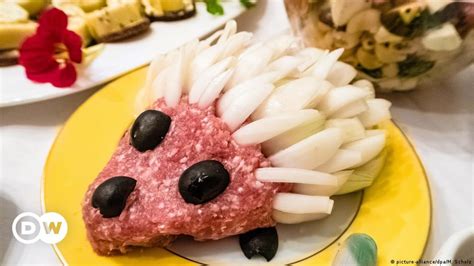 Sculptures Of Raw Meat And Other Weird German Foods Dw 08292018