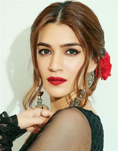 Inspire Your Makeup Ideas With Kriti Sanon Have A Look At The Hottest Makeup Looks Of Kriti