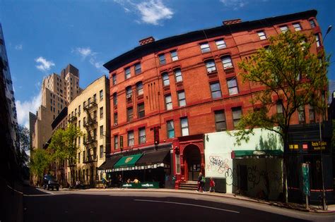 Hell's kitchen is a neighborhood in new york city, new york with a population of 67,870. Hell's Kitchen Irish Pub | Hibernia Bar | New York City ...