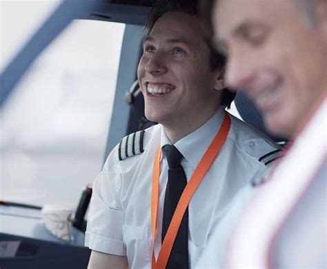 easyJet launches biggest ever pilot recruitment drive - Pilot Career ...