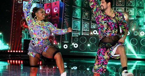 Daiane dos Santos conquista jurados no ritmo do funk no Dança dos Famosos veja vídeo