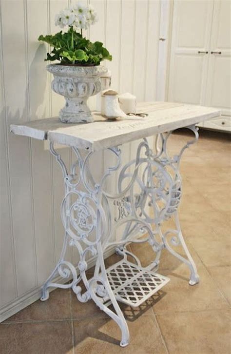 Here are some pictures of the flowers made in the tutorial. Fantistic DIY Shabby Chic Furniture Ideas & Tutorials - Hative