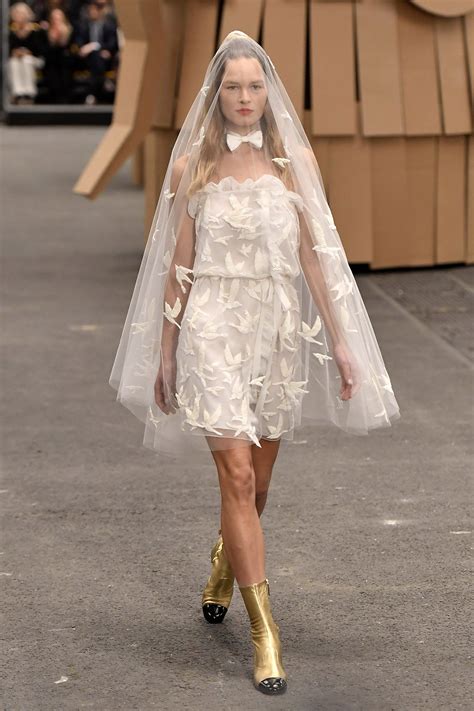 Chanel Couture Just Kicked Off A Key Bridal Wedding Dress Trend For