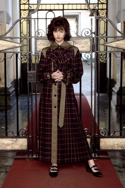 Check spelling or type a new query. La moda autunno inverno 2020 2021. I trench coat ...