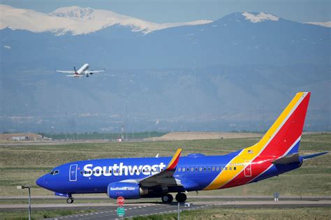 1300 Southwest Airlines Pilots Protest Pay Hours At Texas Airport