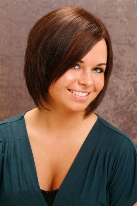 2 boost your confidence with short haircuts for round faces. Haircuts for Round Face Shapes|