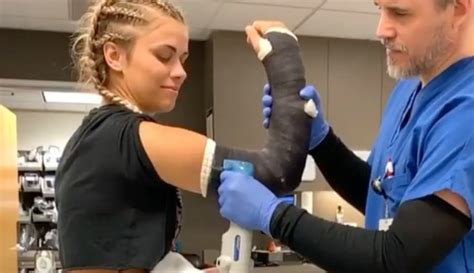 Paige Vanzant Says Shes Ready For Ufc Return After Arm Cast Removal
