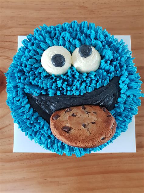 Cookie Monster Cake For My Son S Birthday Vanilla Cake With Impossibly Creamy Ermine