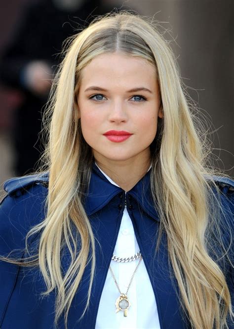 Gabriella Wilde Lips Color Coral Lips Middle Parts Long Hair Messy