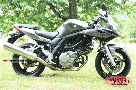 The most accurate 2010 suzuki sv650s mpg estimates based on real world results of 8 thousand miles driven in 4 suzuki sv650s. Suzuki SV650 2010 Specs and Photos