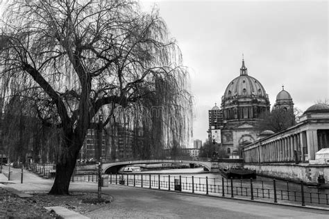 Berliner Dom Along The River Spree Berlin Germany Editorial Stock